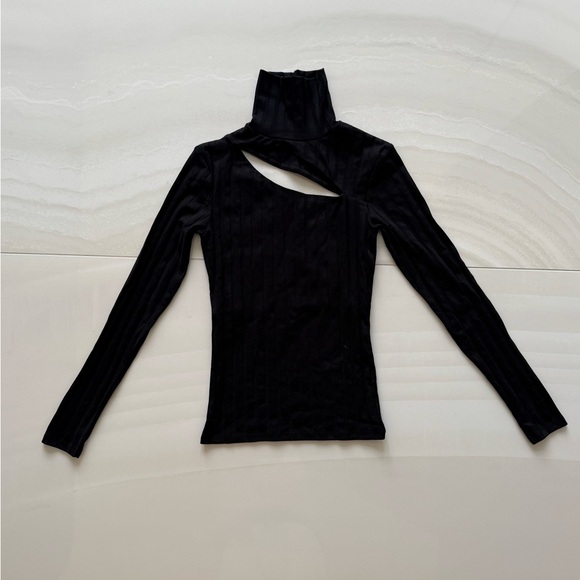 Zara Women’s Cut-Out Mock Neck Top - Picture 1 of 2